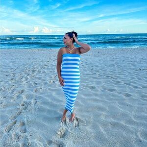 Lesley Ribbed Strapless Dress from Revolve🫶🏼